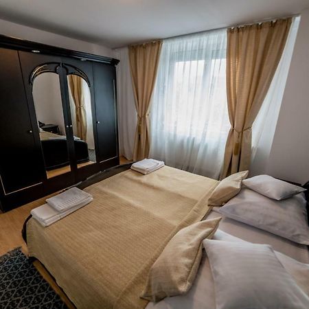 Apartament Sorina Maria Apartment Deva Bagian luar foto