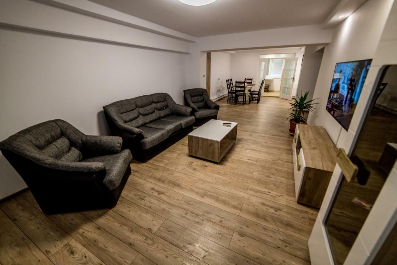 Apartament Sorina Maria Apartment Deva Bagian luar foto