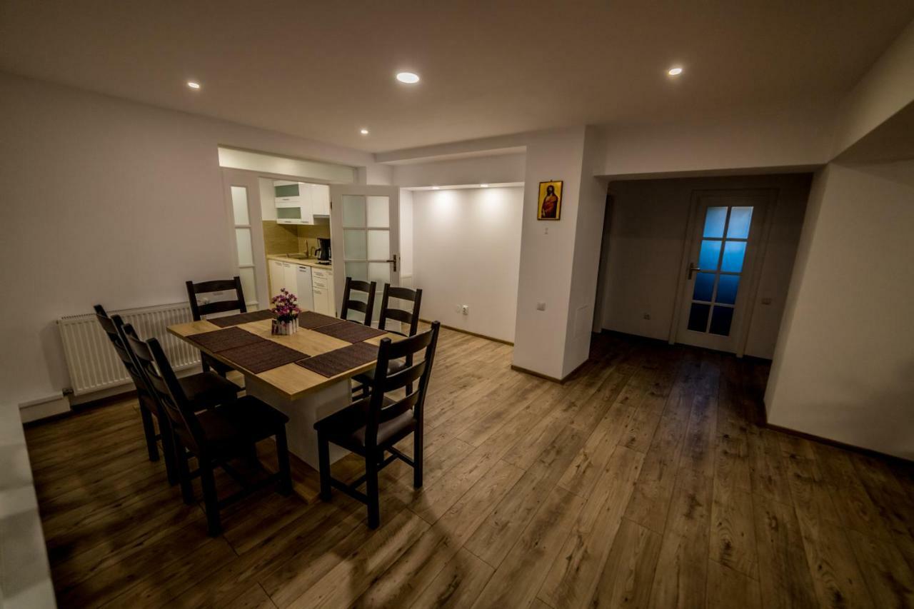 Apartament Sorina Maria Apartment Deva Bagian luar foto