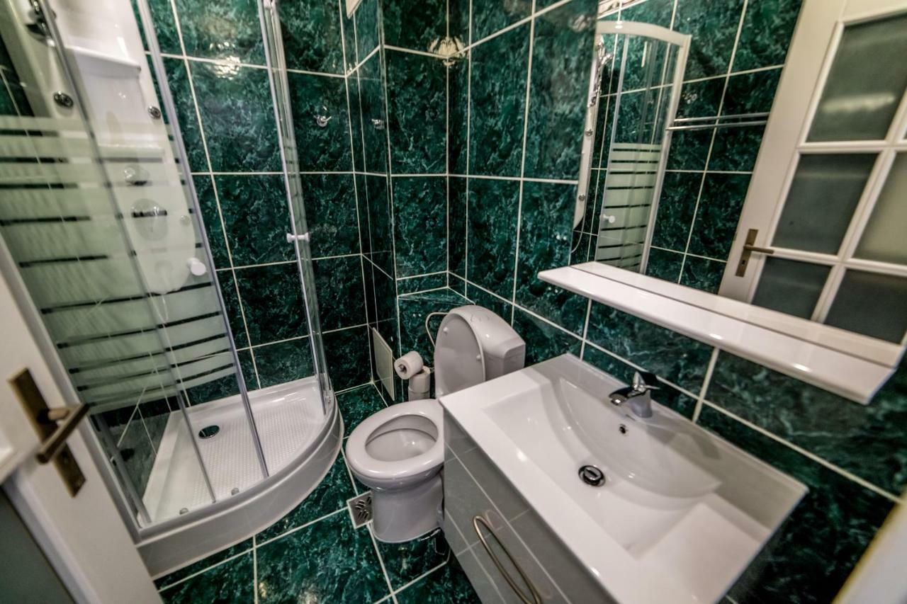 Apartament Sorina Maria Apartment Deva Bagian luar foto
